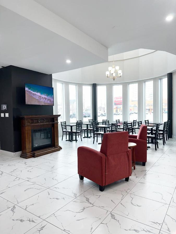 Premier Inn & Suites - Downtown Хамилтън Екстериор снимка